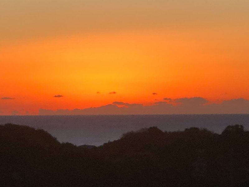 1月17日の朝、県道69号線より見た朝焼け